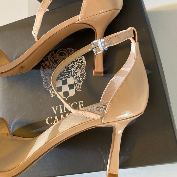 Vince Camuto nude patent leather heel - Picture 7 of 16